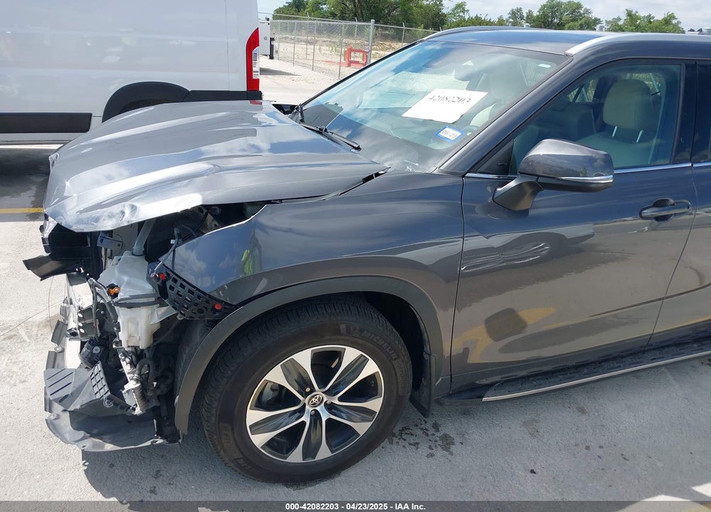 2022 TOYOTA HIGHLANDER VIN: 5TDGZRAH2NS552455
