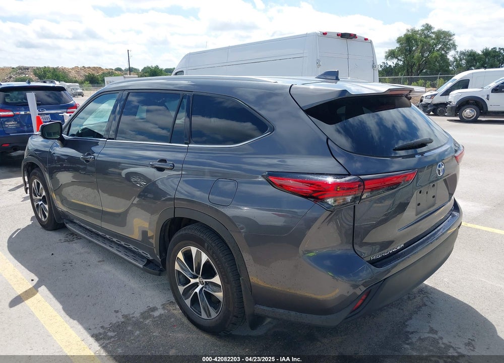 2022 TOYOTA HIGHLANDER VIN: 5TDGZRAH2NS552455