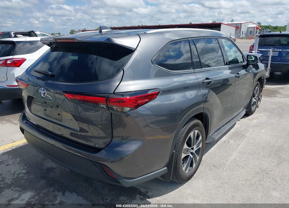 2022 TOYOTA HIGHLANDER VIN: 5TDGZRAH2NS552455