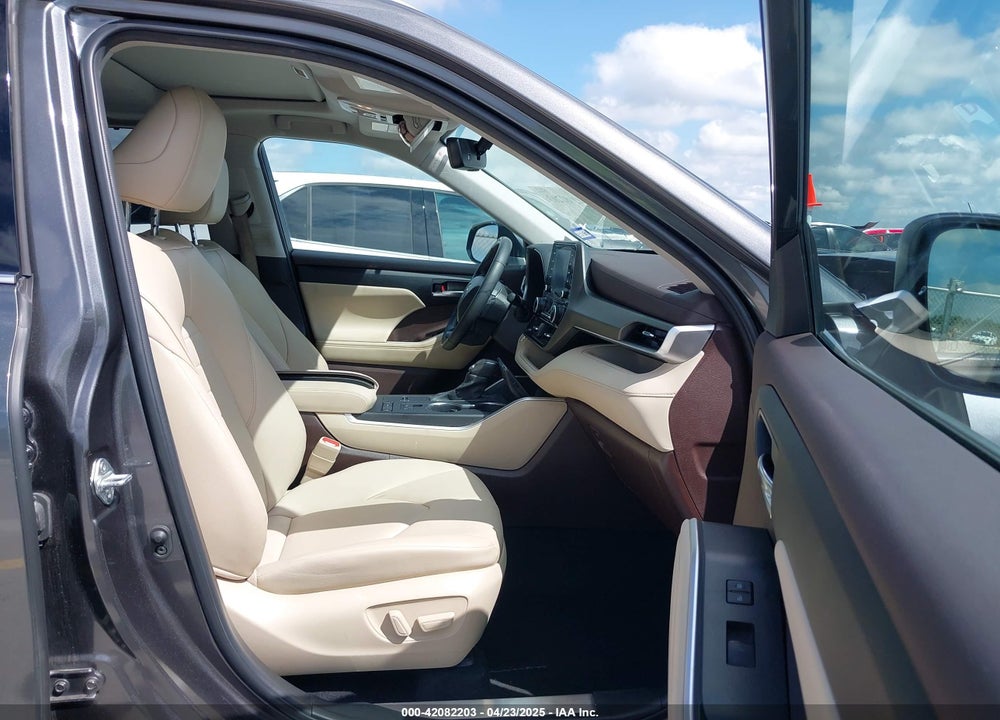 2022 TOYOTA HIGHLANDER VIN: 5TDGZRAH2NS552455