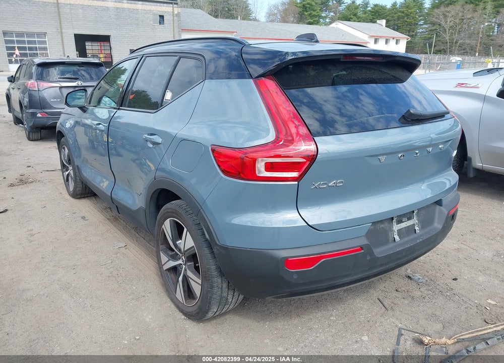 2021 VOLVO XC40 RECHARGE PURE ELECTRIC VIN: YV4ED3UR9M2600401