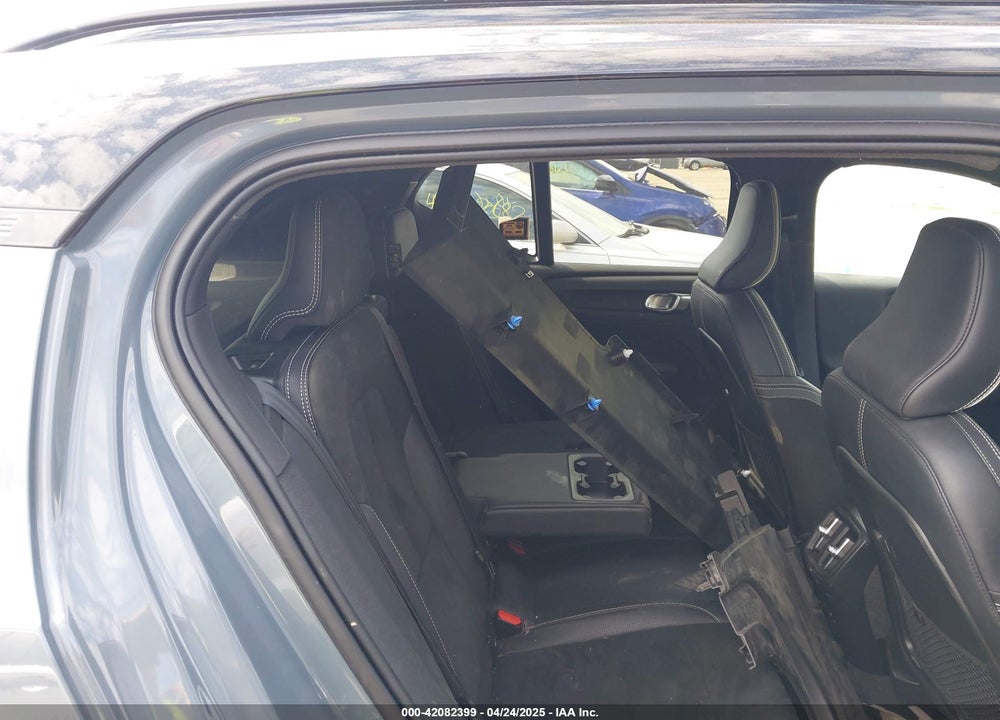 2021 VOLVO XC40 RECHARGE PURE ELECTRIC VIN: YV4ED3UR9M2600401