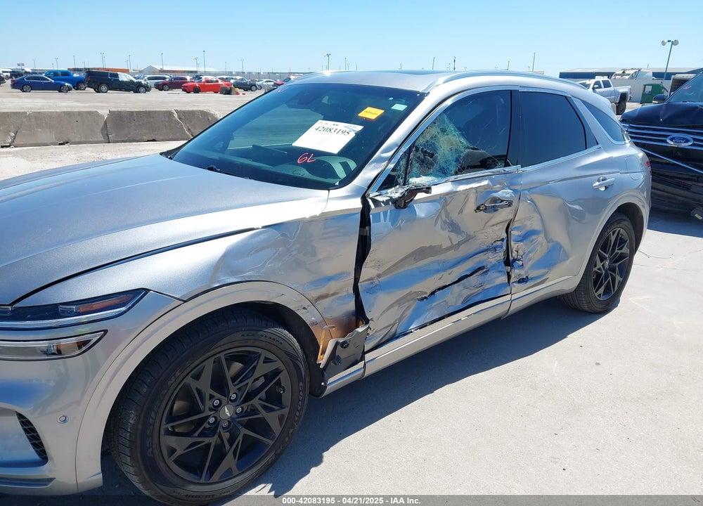 2022 GENESIS GV70 VIN: KMUMADTB0NU068055