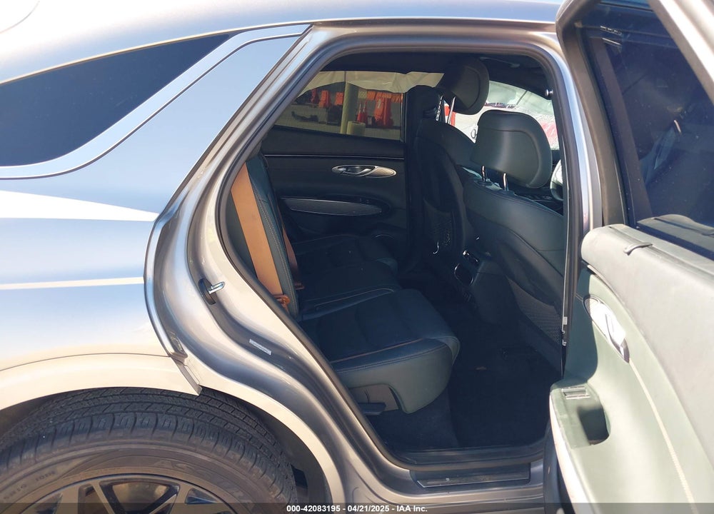 2022 GENESIS GV70 VIN: KMUMADTB0NU068055