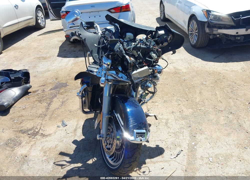 2013 HARLEY-DAVIDSON FLHTK ELECTRA GLIDE ULTRA LTD VIN: 1HD1KEM18DB608064