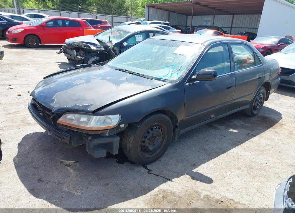 2000 HONDA ACCORD 3.0 LX VIN: 1HGCG1649YA083587
