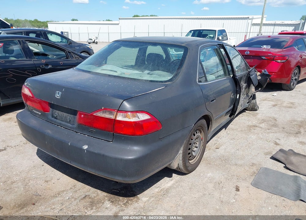 2000 HONDA ACCORD 3.0 LX VIN: 1HGCG1649YA083587