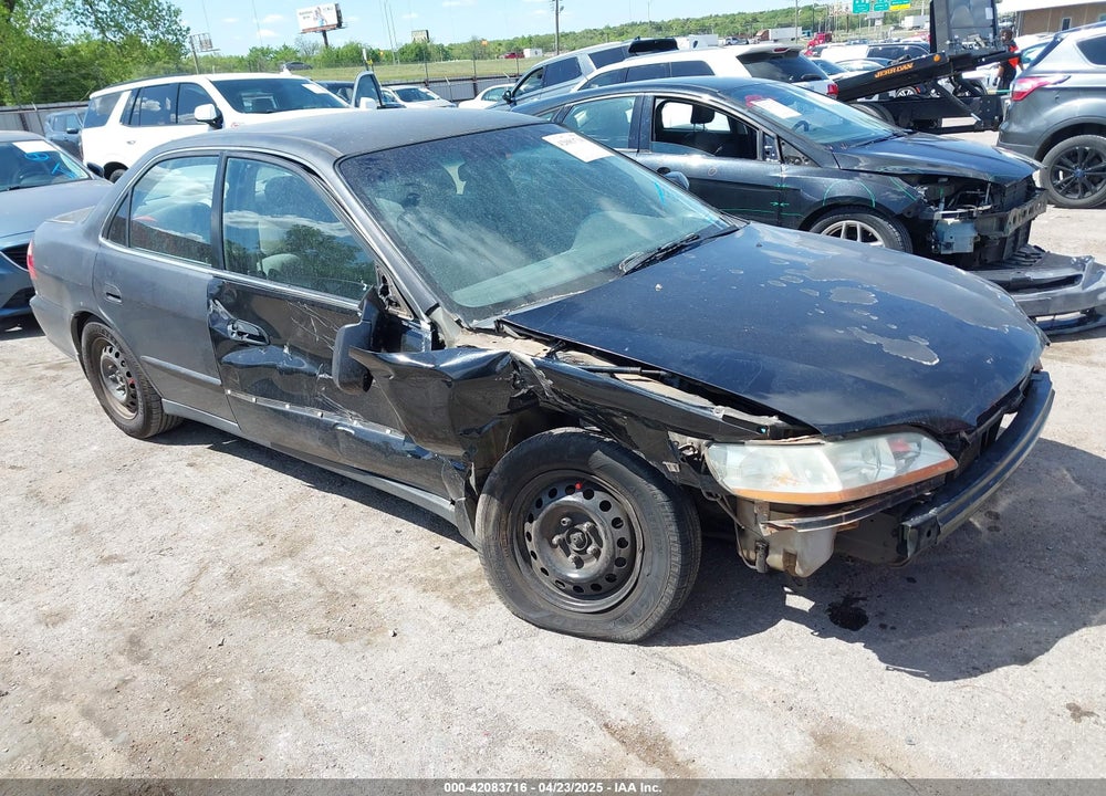2000 HONDA ACCORD 3.0 LX VIN: 1HGCG1649YA083587