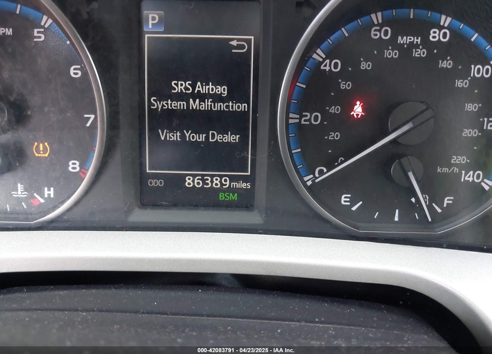 2018 TOYOTA RAV4 XLE VIN: 2T3RFREV0JW788144