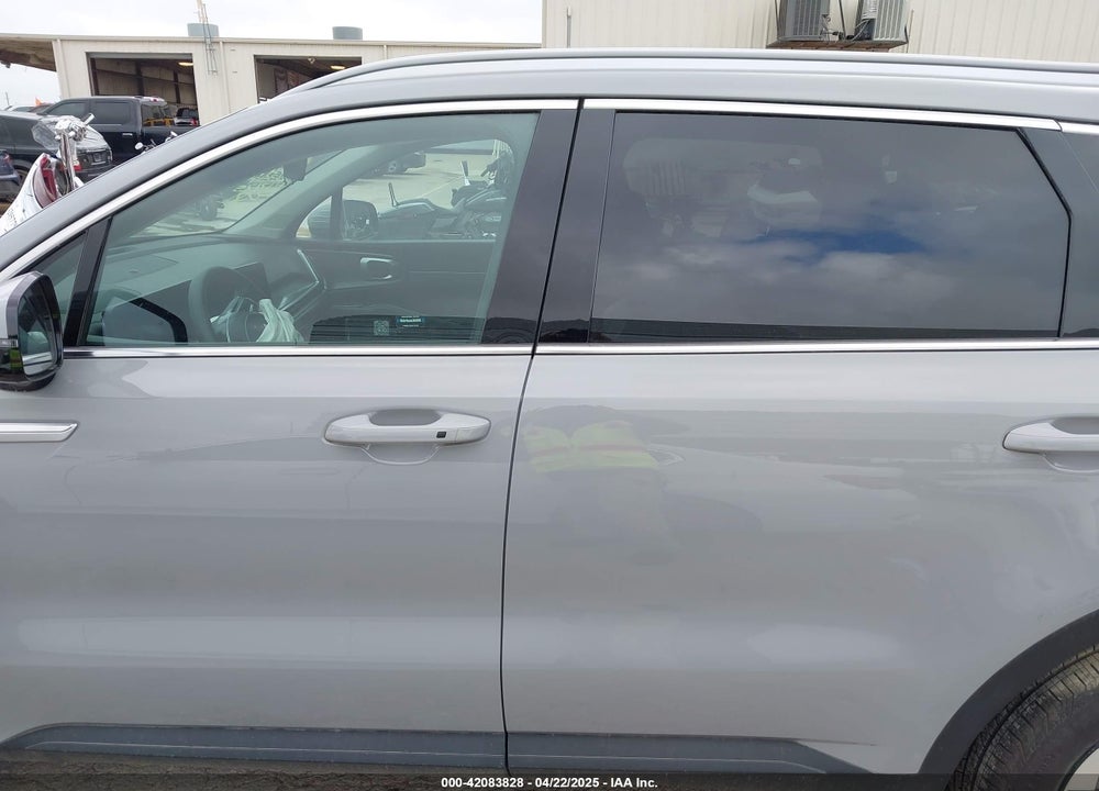2025 KIA SORENTO VIN: 5XYRL4JC2SG326359