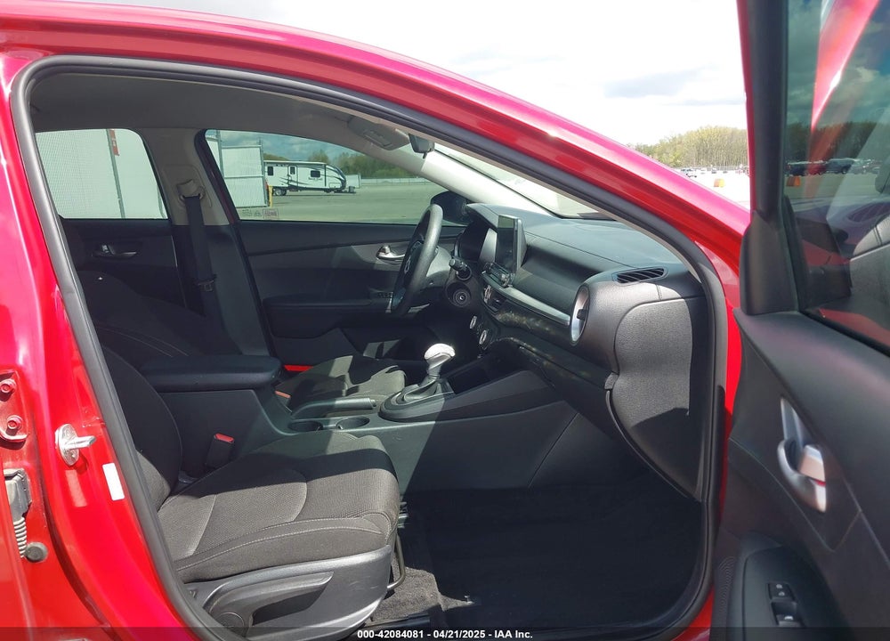 2021 KIA FORTE VIN: 3KPF24AD4ME288907