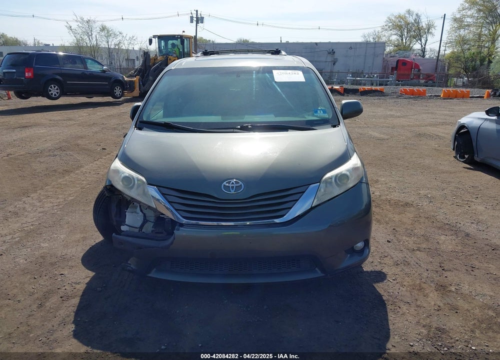 2011 TOYOTA SIENNA XLE V6 VIN: 5TDYK3DC9BS027815
