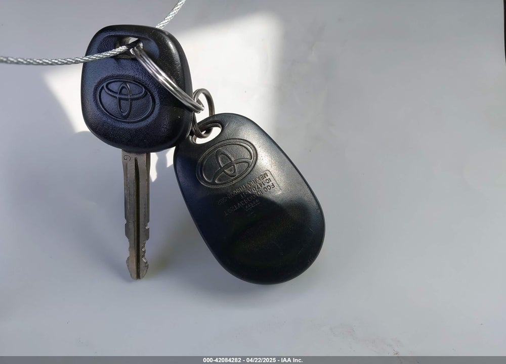 2011 TOYOTA SIENNA XLE V6 VIN: 5TDYK3DC9BS027815