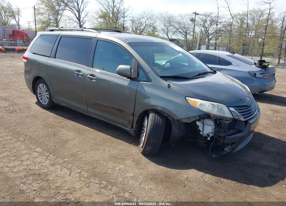 2011 TOYOTA SIENNA XLE V6 VIN: 5TDYK3DC9BS027815