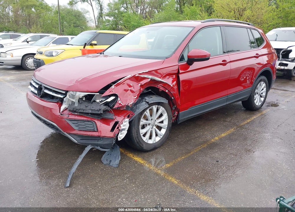 2018 VOLKSWAGEN TIGUAN VIN: 3VV1B7AX1JM124684
