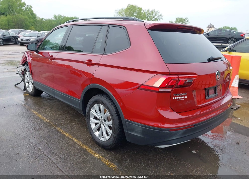 2018 VOLKSWAGEN TIGUAN VIN: 3VV1B7AX1JM124684