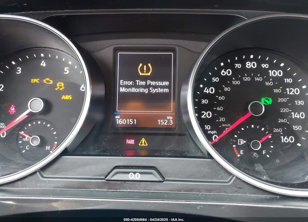 2018 VOLKSWAGEN TIGUAN VIN: 3VV1B7AX1JM124684