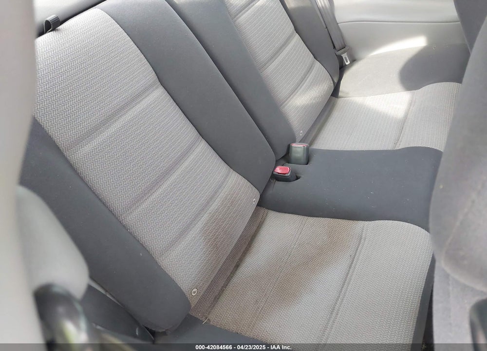 2004 FORD MUSTANG VIN: 1FAFP406X4F153950