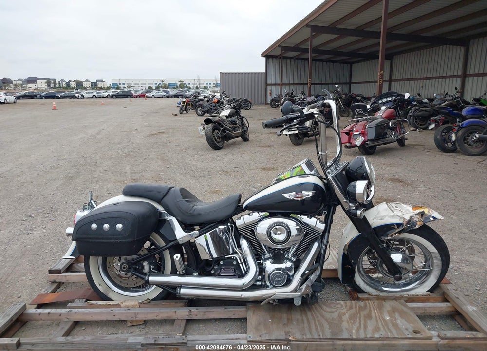 2012 HARLEY-DAVIDSON FLSTN SOFTAIL DELUXE VIN: 1HD1JDV18CB011457