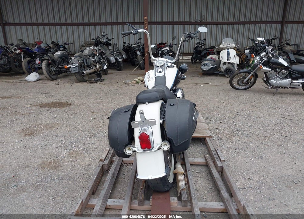 2012 HARLEY-DAVIDSON FLSTN SOFTAIL DELUXE VIN: 1HD1JDV18CB011457