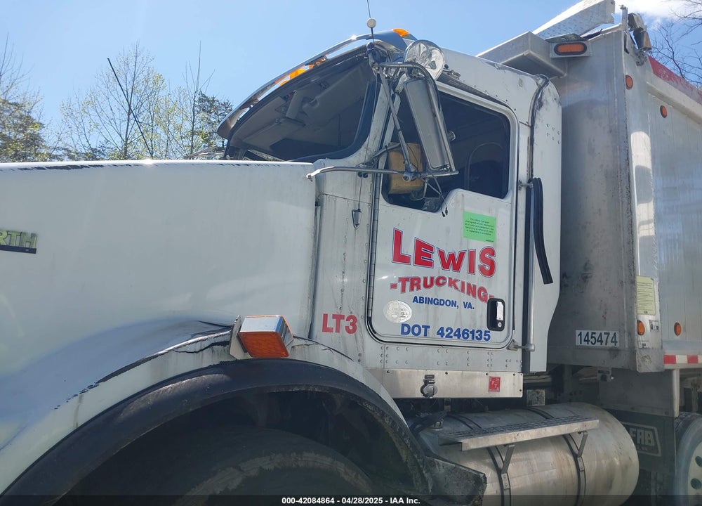 2014 KENWORTH CONSTRUCTION T800 VIN: 1NKDLP0X5EJ400800