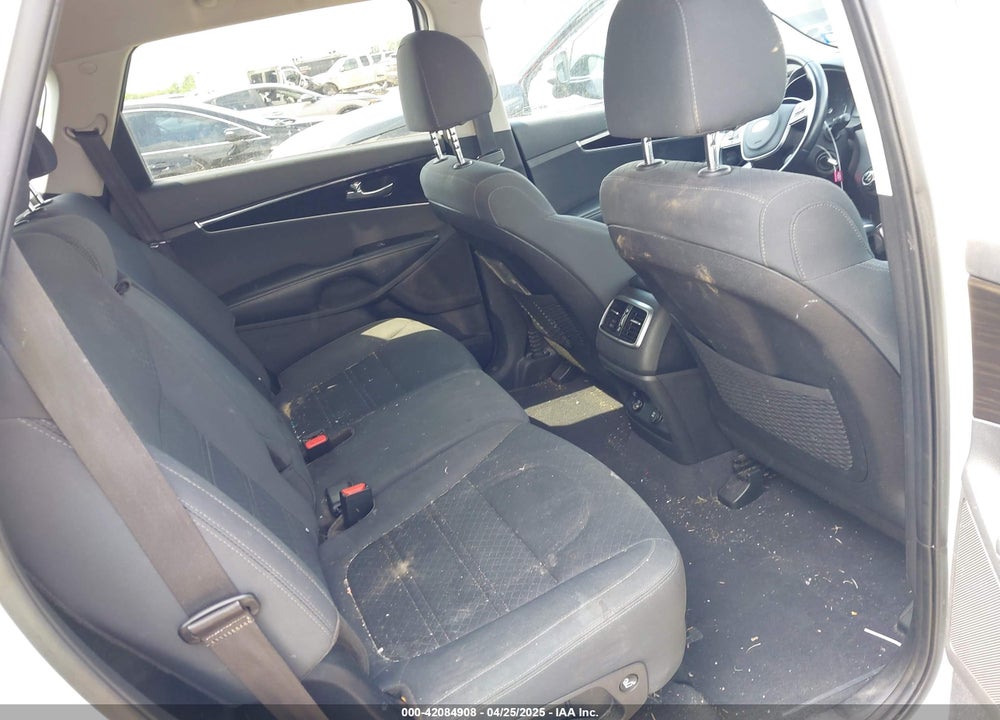 2020 KIA SORENTO VIN: 5XYPG4A33LG661840