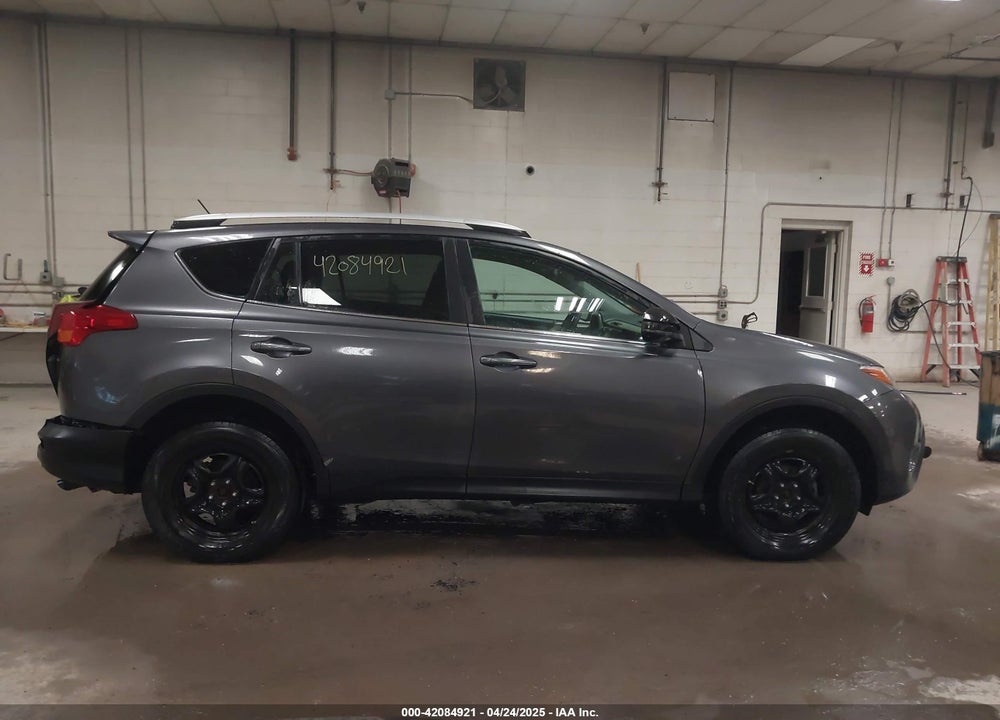 2015 TOYOTA RAV4 LE VIN: 2T3BFREV6FW240674