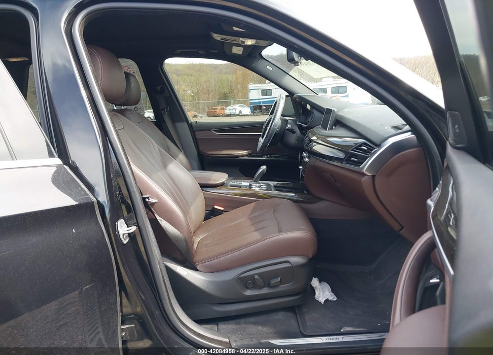2017 BMW X5 VIN: 5UXKR0C31H0V78672
