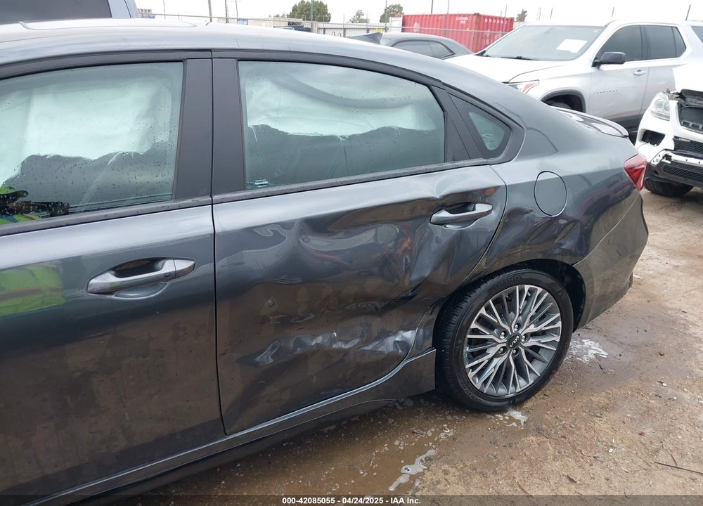 2024 KIA FORTE GT LINE VIN: 3KPF54ADXRE833037