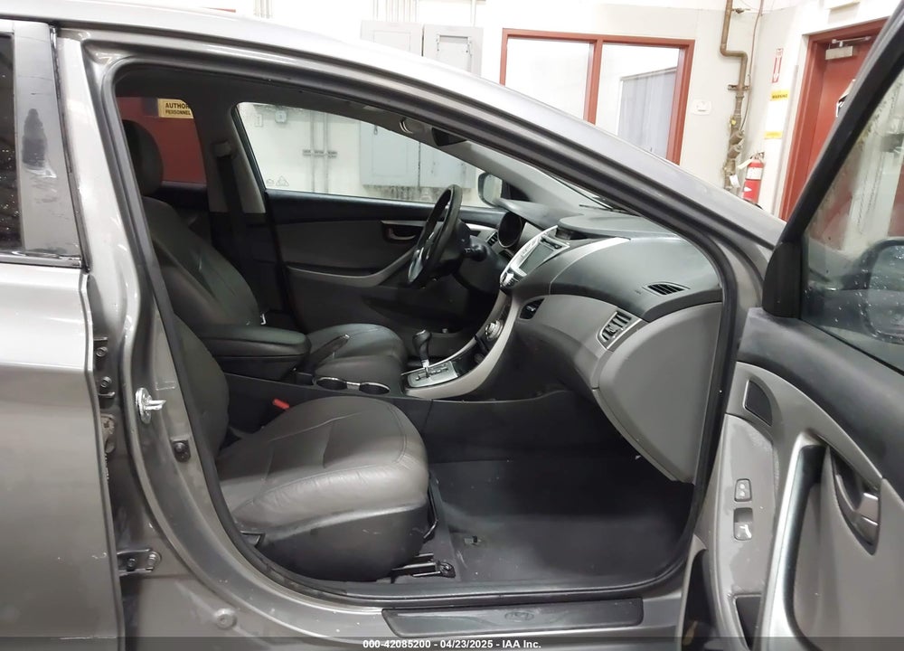 2012 HYUNDAI ELANTRA VIN: 5NPDH4AE5CH134313
