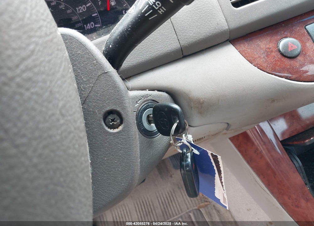 2005 TOYOTA CAMRY XLE VIN: 4T1BE32KX5U088853
