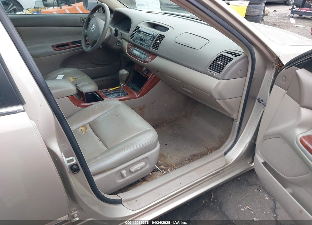 2005 TOYOTA CAMRY XLE VIN: 4T1BE32KX5U088853