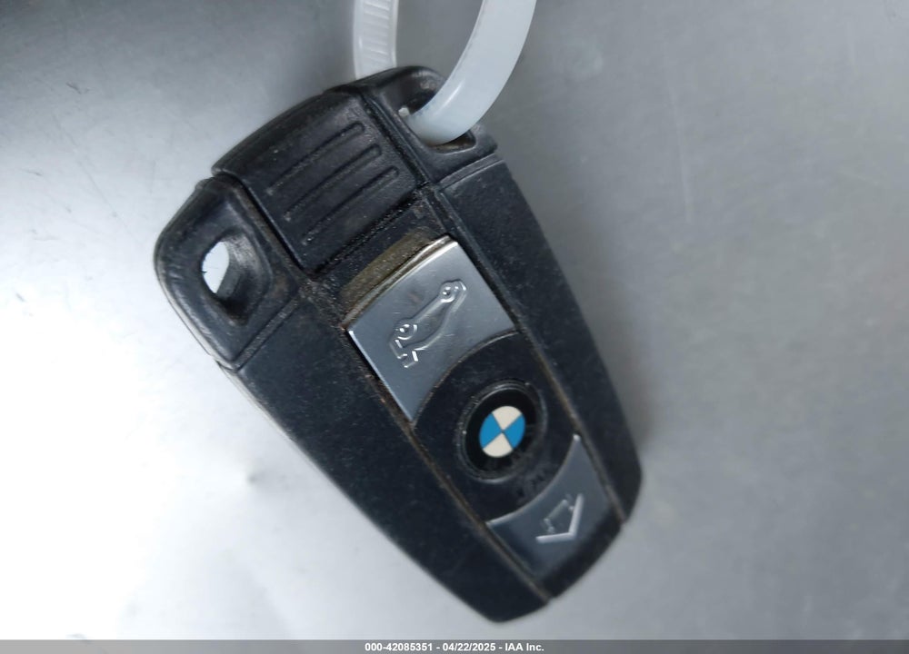 2010 BMW 1 SERIES VIN: WBAUP9C50AVL89216