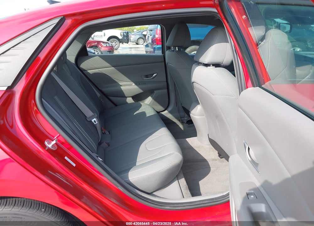 2022 HYUNDAI ELANTRA SEL VIN: KMHLM4AG0NU345576
