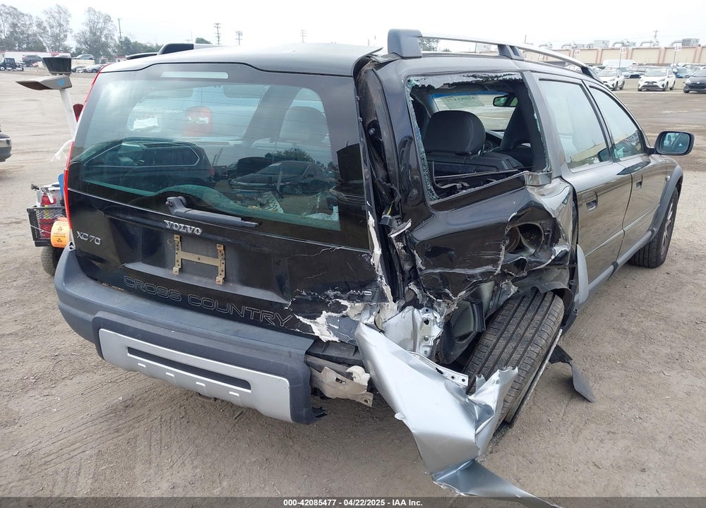2005 VOLVO XC70 2.5T AWD VIN: YV1SZ592451197220