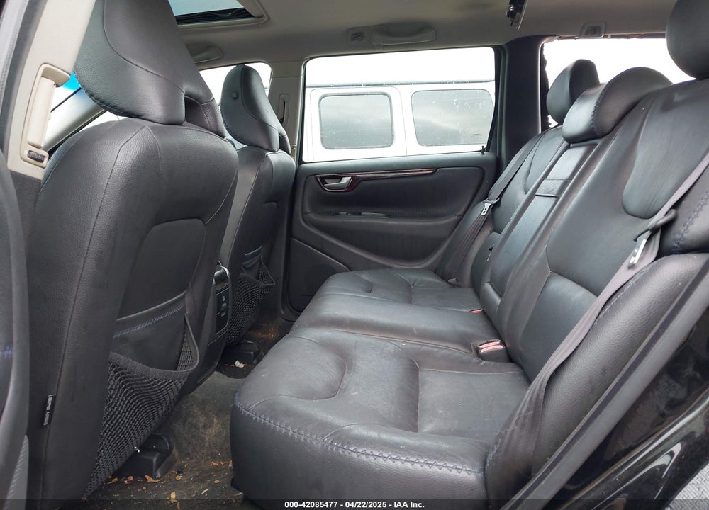 2005 VOLVO XC70 2.5T AWD VIN: YV1SZ592451197220
