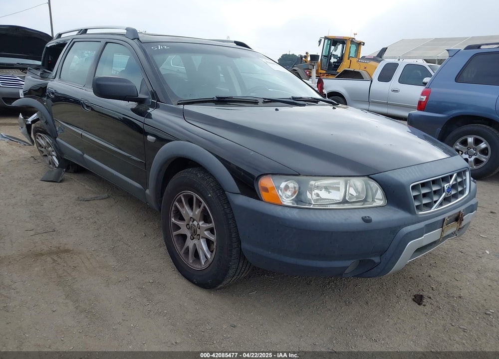 2005 VOLVO XC70 2.5T AWD VIN: YV1SZ592451197220
