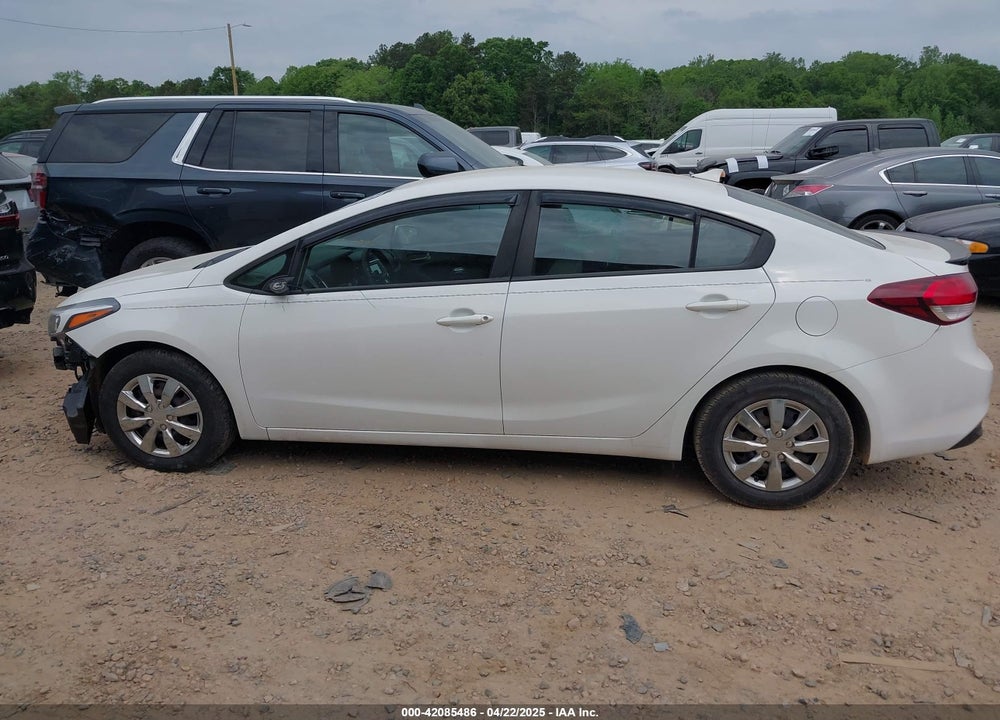 2018 KIA FORTE VIN: 3KPFK4A75JE265822