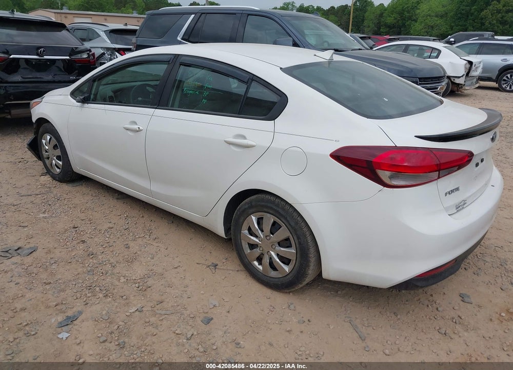 2018 KIA FORTE VIN: 3KPFK4A75JE265822