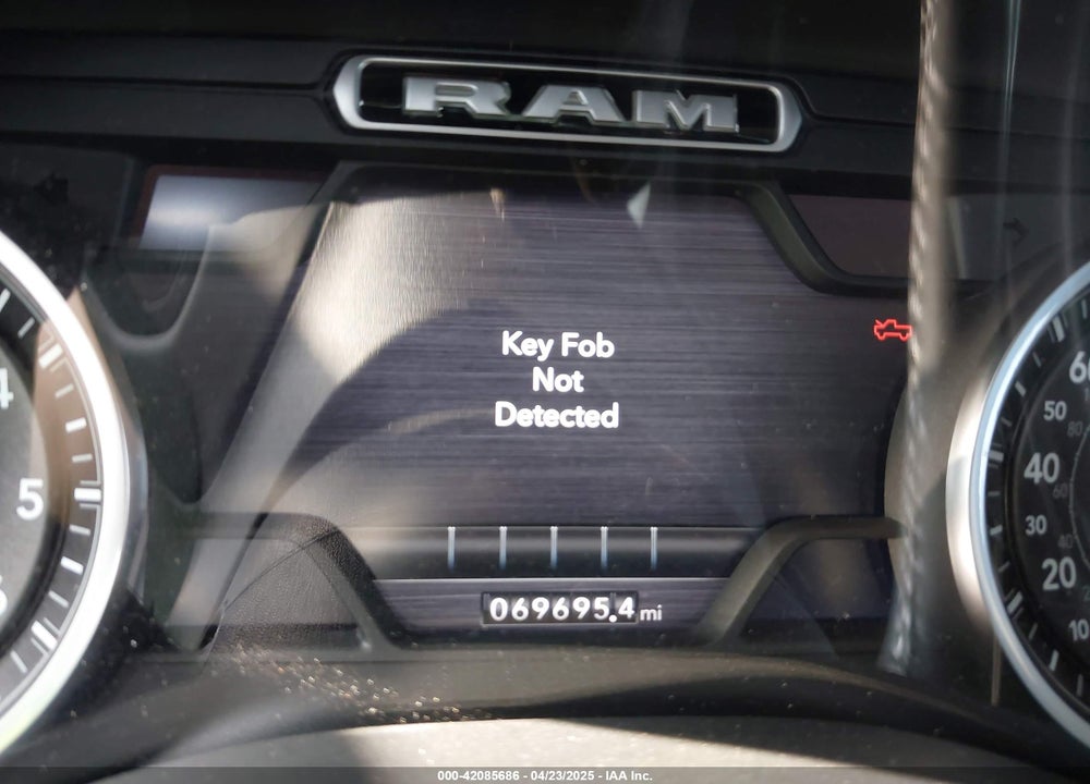 2021 RAM 1500 VIN: 1C6RREJT6MN647604