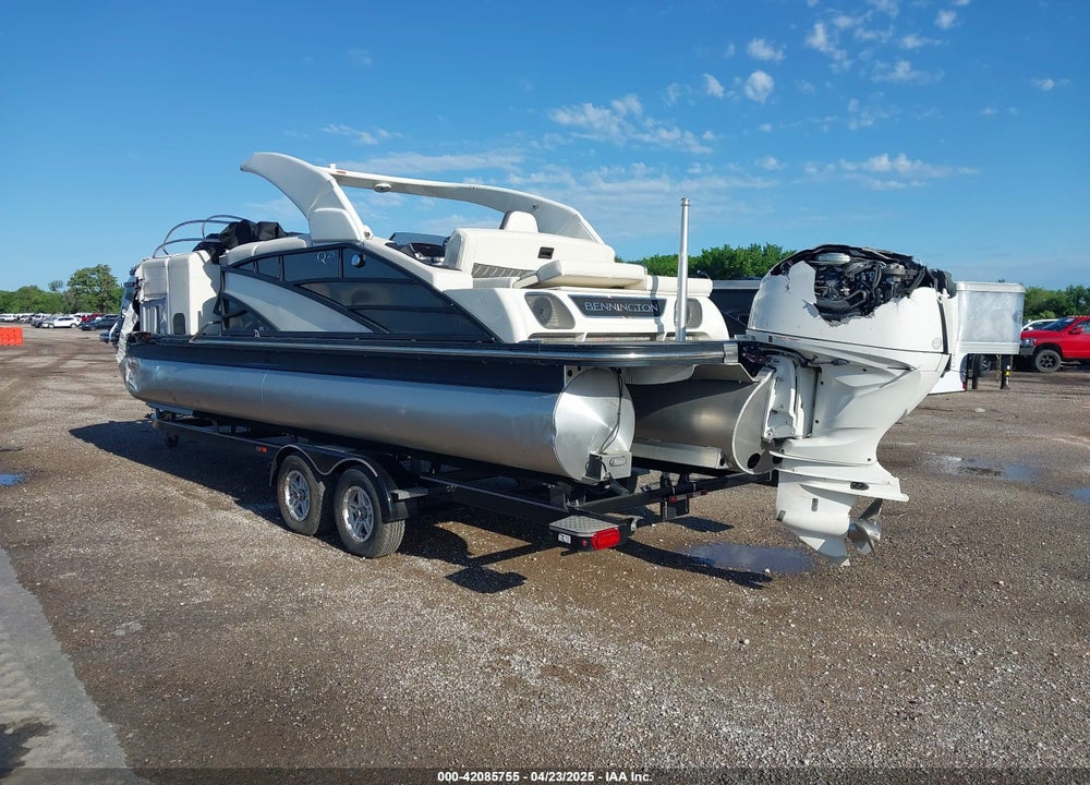 2023 BENNINGTON OTHER VIN: ETWC0848K223
