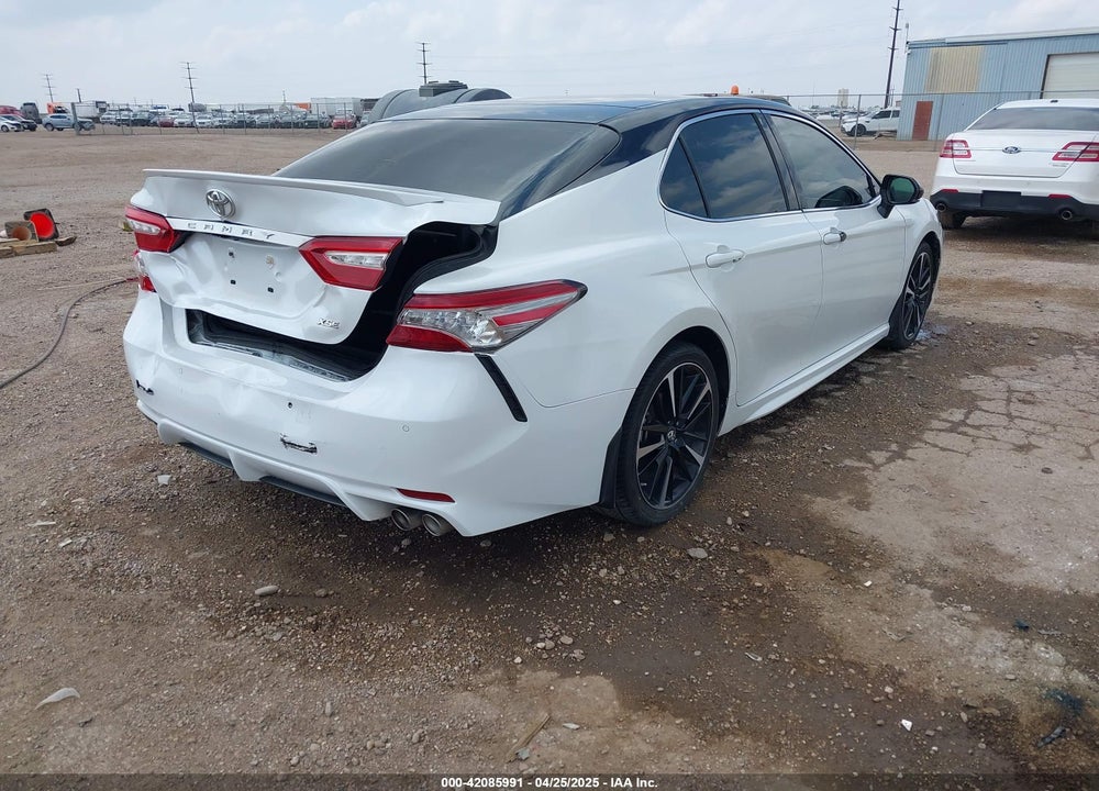 2018 TOYOTA CAMRY VIN: 4T1B61HK2JU071113