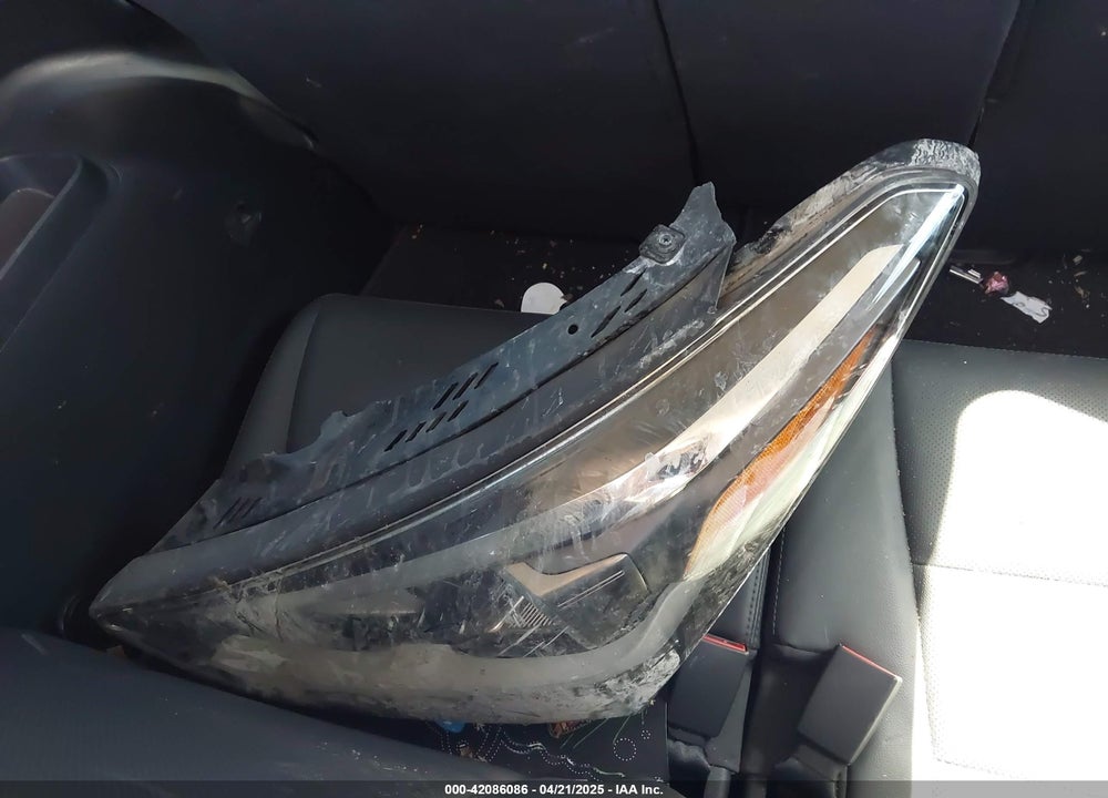 2018 HYUNDAI SANTA FE VIN: KM8SN4HF8JU286227