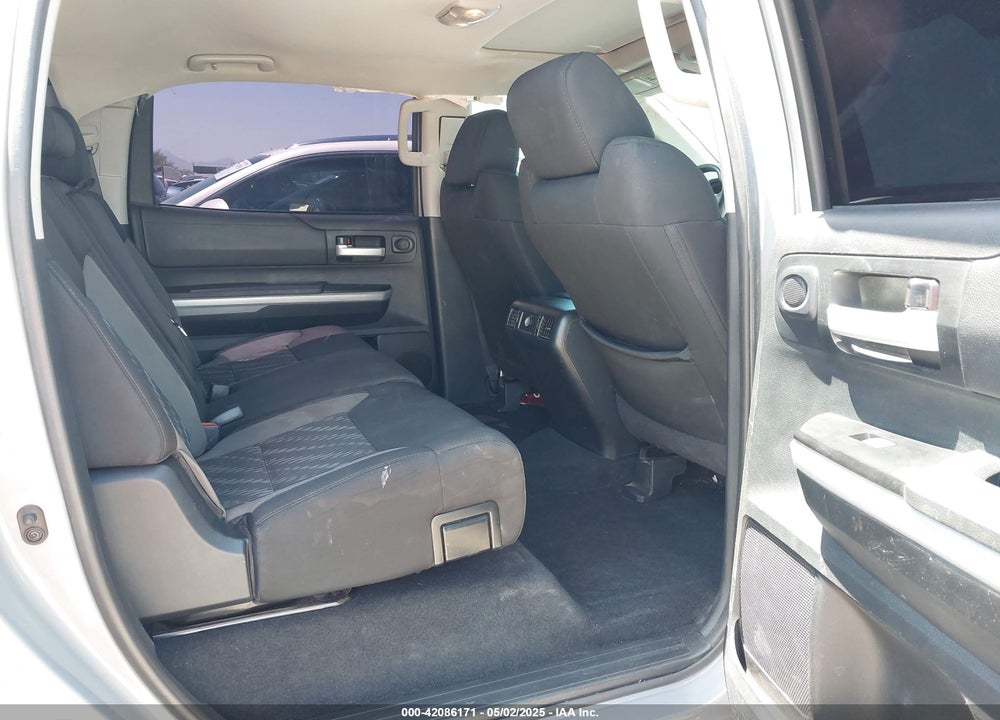 2018 TOYOTA TUNDRA SR5 PLUS 5.7L V8 VIN: 5TFDY5F13JX700515