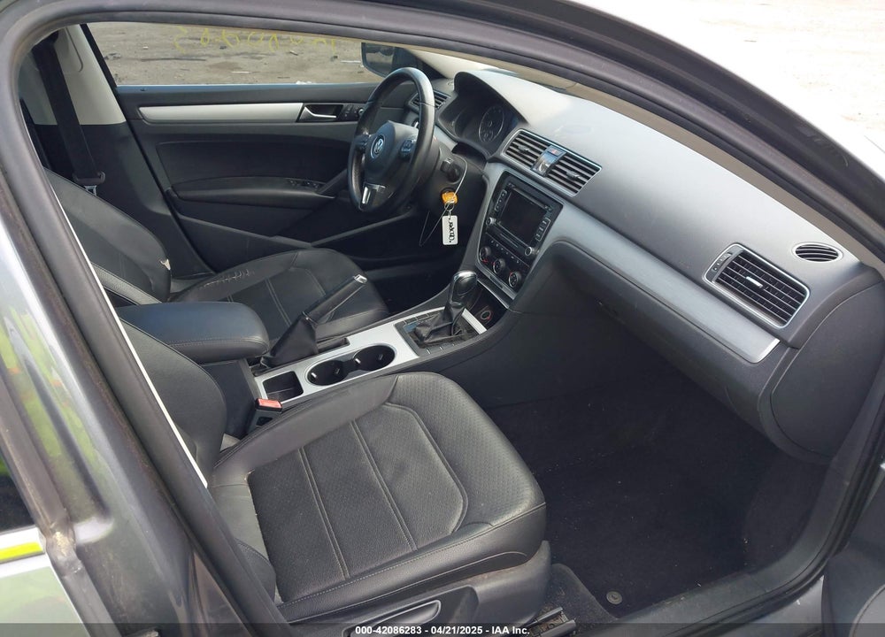 2013 VOLKSWAGEN PASSAT VIN: 1VWBP7A36DC116035