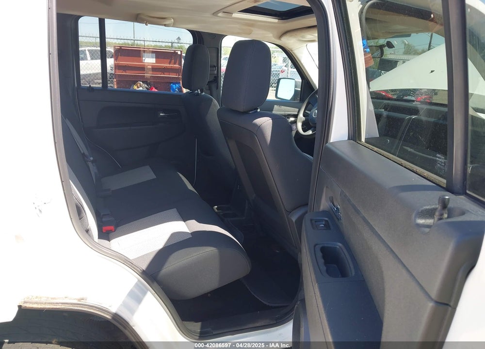 2009 JEEP LIBERTY SPORT VIN: 1J8GN28K89W536182