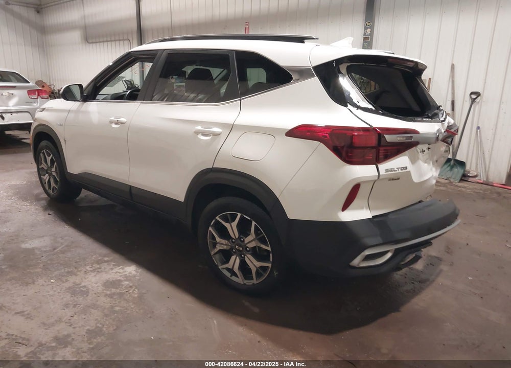 2021 KIA SELTOS VIN: KNDERCAA8M7140850