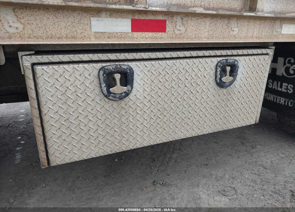 2010 FORD F-550 CHASSIS XL/XLT VIN: 1FDAF5HR1AEA55401
