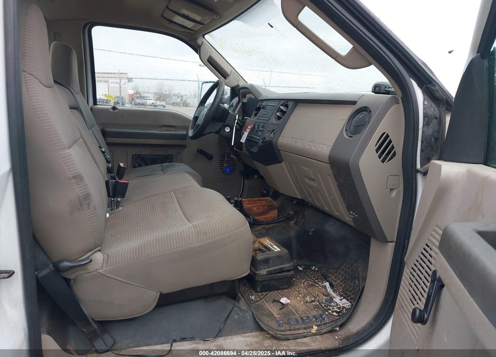 2010 FORD F-550 CHASSIS XL/XLT VIN: 1FDAF5HR1AEA55401