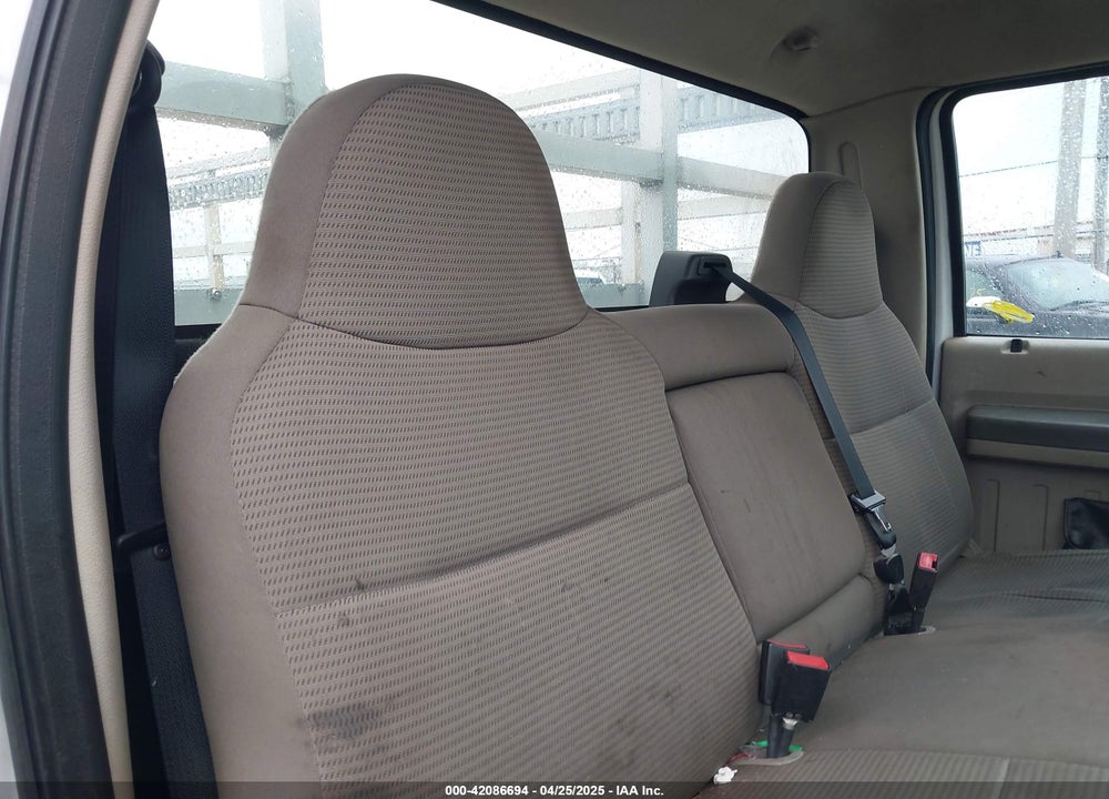 2010 FORD F-550 CHASSIS XL/XLT VIN: 1FDAF5HR1AEA55401